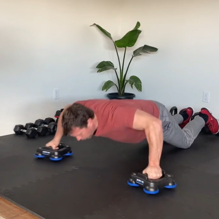 Kneeling planks & push-up variations